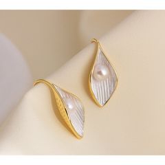 Bông Tai Ngọc Trai Tự Nhiên Hình Lá Trắng Ôm Ngọc Sang Trọng MADAME HIEN PEARLS Cho Nữ BTN092