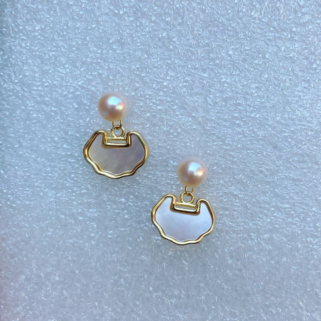 Bông Tai Ngọc Trai Tự Nhiên Phong Cách Hoàng Gia Phương Đông MADAME HIEN PEARLS BTN101