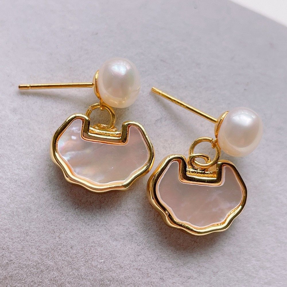 Bông Tai Ngọc Trai Tự Nhiên Phong Cách Hoàng Gia Phương Đông MADAME HIEN PEARLS BTN101