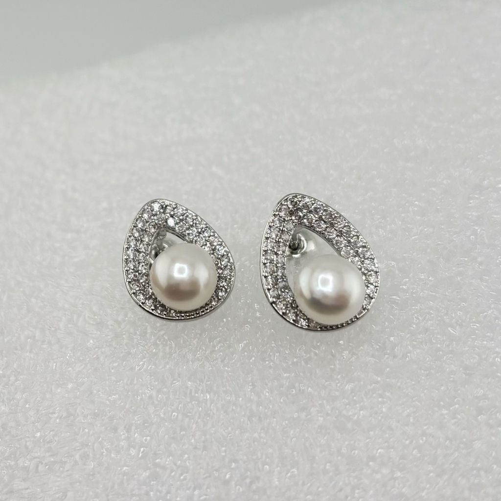 Bông Tai Ngọc Trai Tự Nhiên Đơn Giản Thời Trang MADAME HIEN PEARLS Cho Nữ BTN118