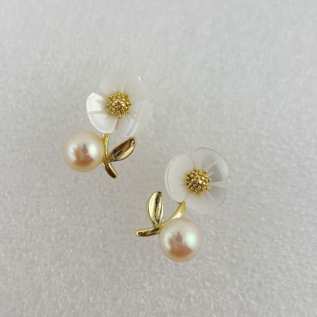 Bông Tai Ngọc Trai Tự Nhiên Cành Hoa Mai Xà Cừ MADAME HIEN PEARLS BTN163