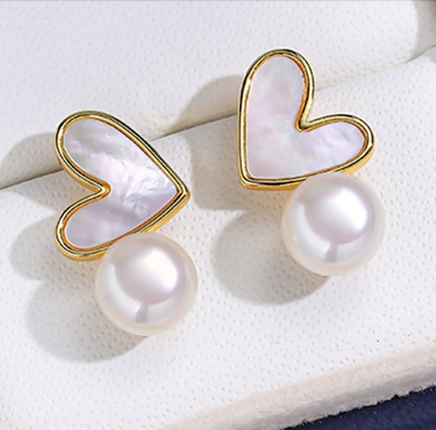 Bông Tai Ngọc Trai Tự Nhiên Mặt Trái Tim Xà Cừ MADAME HIEN PEARLS Cho Nữ BTN197