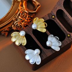 Bông Tai Ngọc Trai Thời Trang Cánh Hoa Chải Dáng Sò Biển MADAME HIEN PEARLS Tinh Tế Cho Nữ BTN223