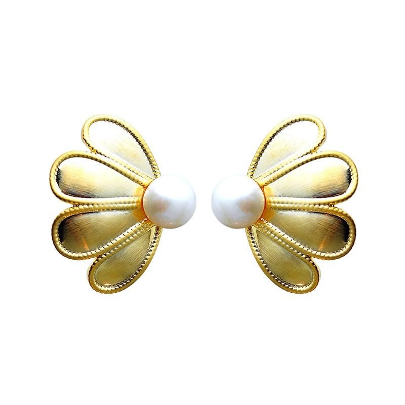 Bông Tai Ngọc Trai Thời Trang Cánh Hoa Chải Dáng Sò Biển MADAME HIEN PEARLS Tinh Tế Cho Nữ BTN223