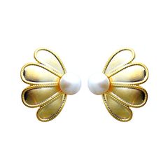 Bông Tai Ngọc Trai Thời Trang Cánh Hoa Chải Dáng Sò Biển MADAME HIEN PEARLS Tinh Tế Cho Nữ BTN223