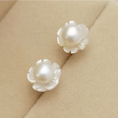 Bông Tai Ngọc Trai Tự Nhiên Dáng Hoa Mai Trắng 5 Cánh Vỏ Sò MADAME HIEN PEARLS Cho Nữ BTN246