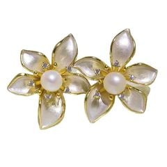 Bông Tai Mặt Ngọc Trai Tự Nhiên Hoa Trà 5 Cánh 3D Sang Trọng MADAME HIEN PEARLS Cho Nữ BTN283