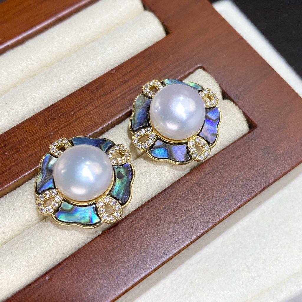 Bông Tai Ngọc Trai Tự Nhiên Đính Hoa Xà Cừ Bàu Ngư Sang Trọng MADAME HIEN PEARLS Cho Nữ BTN287