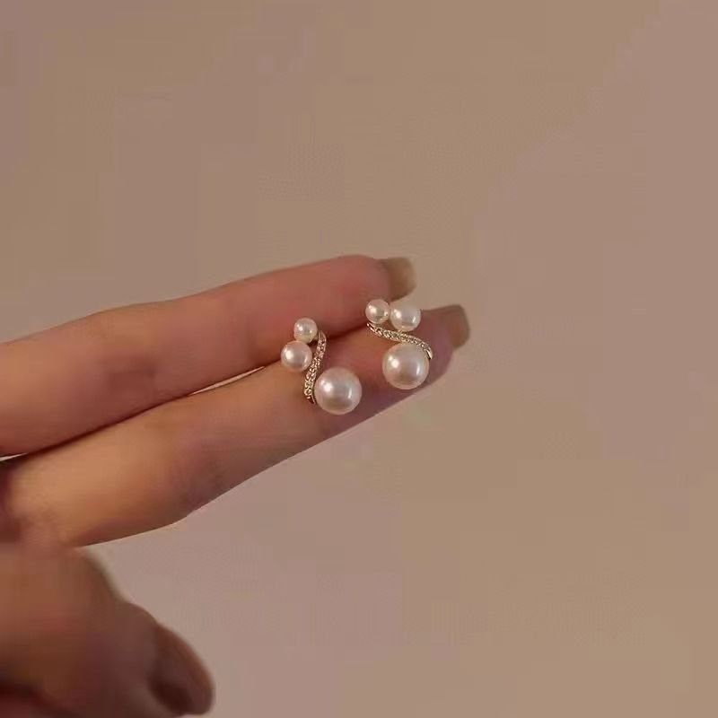 Bông Tai Ngọc Trai Bạc 925 Hình Chữ S Dễ Thương MADAME HIEN PEARLS BTN067