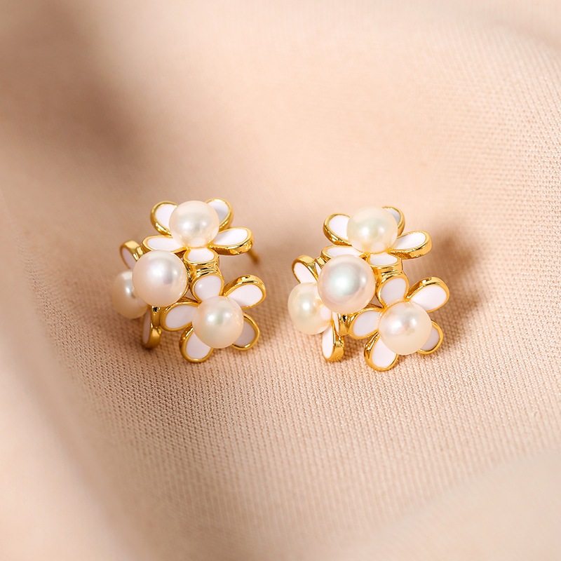 Bông Tai Ngọc Trai Hoa Đính Nụ Ngọc Trai Ngọt Ngào MADAME HIEN PEARLS Cho Nữ BTN089