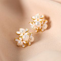 Bông Tai Ngọc Trai Hoa Đính Nụ Ngọc Trai Ngọt Ngào MADAME HIEN PEARLS Cho Nữ BTN089