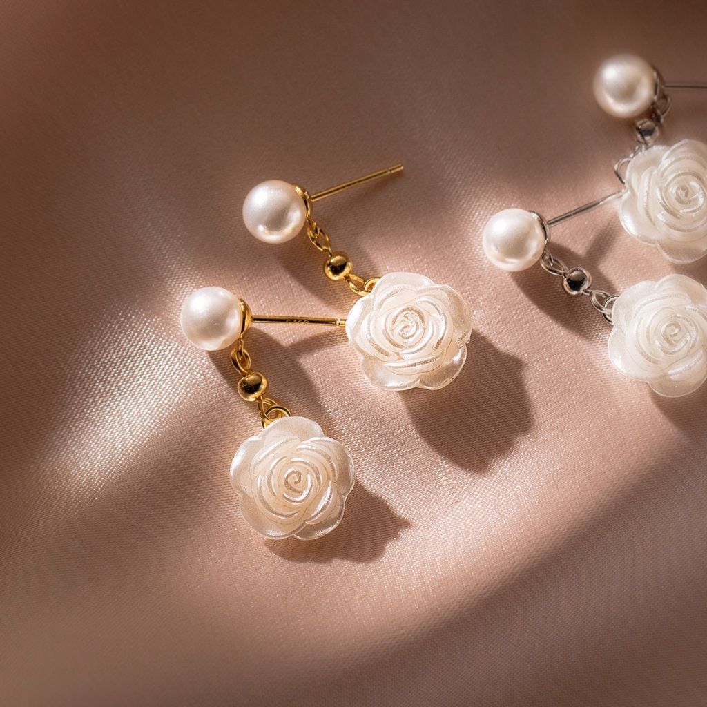 Bông Tai Ngọc Trai Tự Nhiên Kim Bạc S925 Dáng Hoa Hồng MADAME HIEN PEARLS BTN090