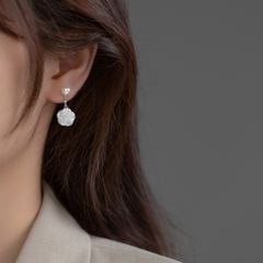 Bông Tai Ngọc Trai Tự Nhiên Kim Bạc S925 Dáng Hoa Hồng MADAME HIEN PEARLS BTN090