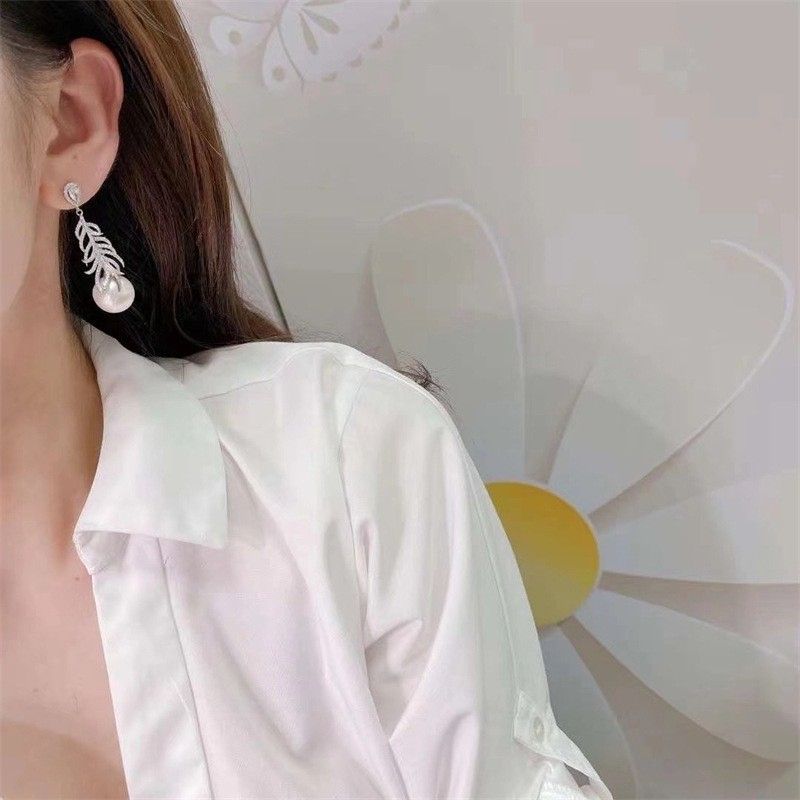 Bông Tai Ngọc Trai Tự Nhiên Tua Rua Lông Vũ Kiêu Sa MADAME HIEN PEARLS Cho Nữ BTT105