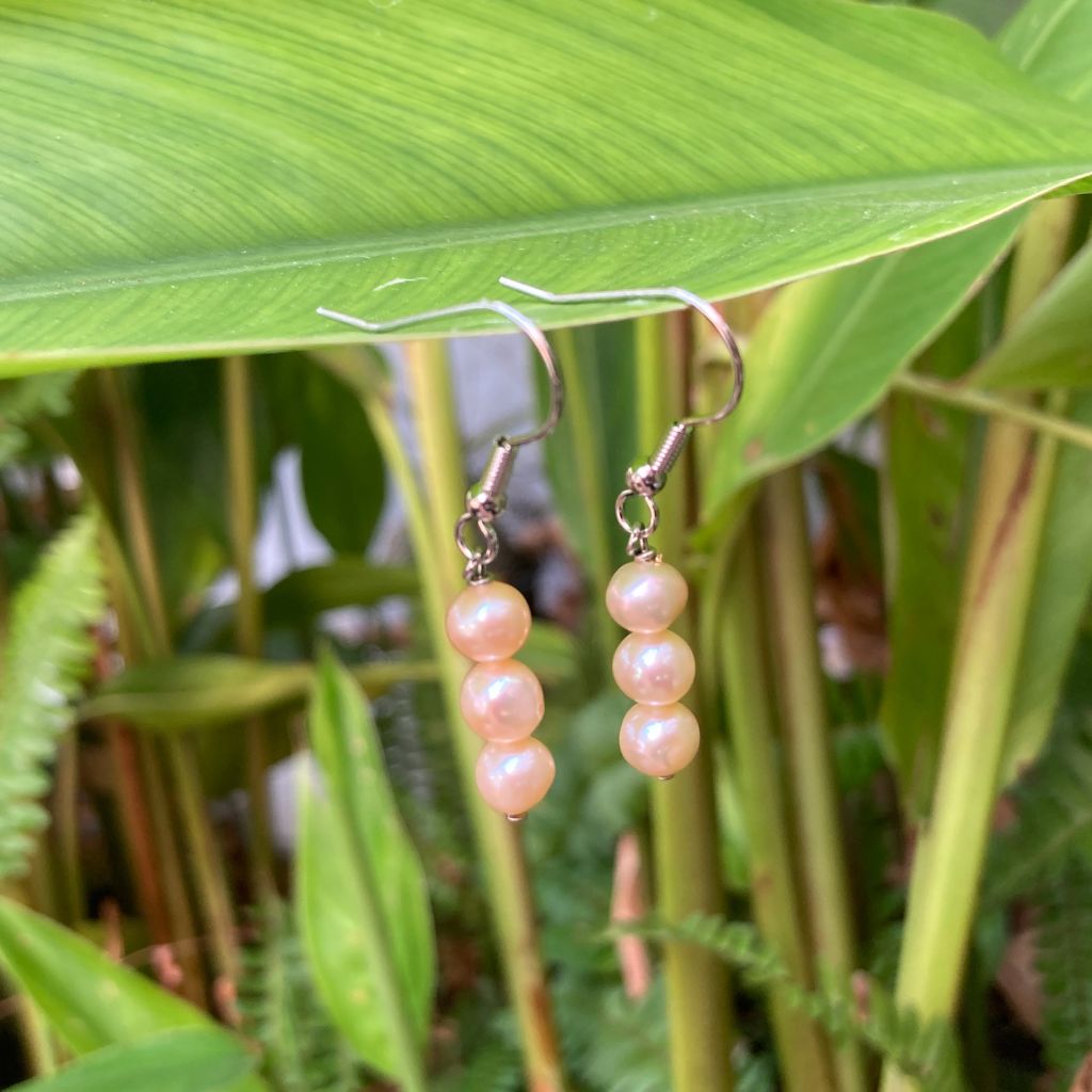 Bông Tai Móc Bạc 3 Hạt Ngọc Trai Nước Ngọt Tự Nhiên 7-8mm MADAME HIEN PEARLS BTT029