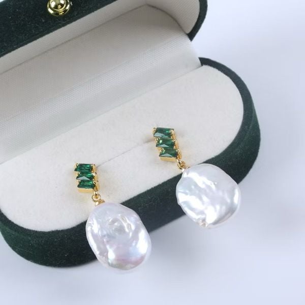 Bông Tai Ngọc Trai Mặt 3 Thanh Pha Lê Xanh Lá Cổ Điển Sang Trọng MADAME HIEN PEARLS Cho Nữ BTB122