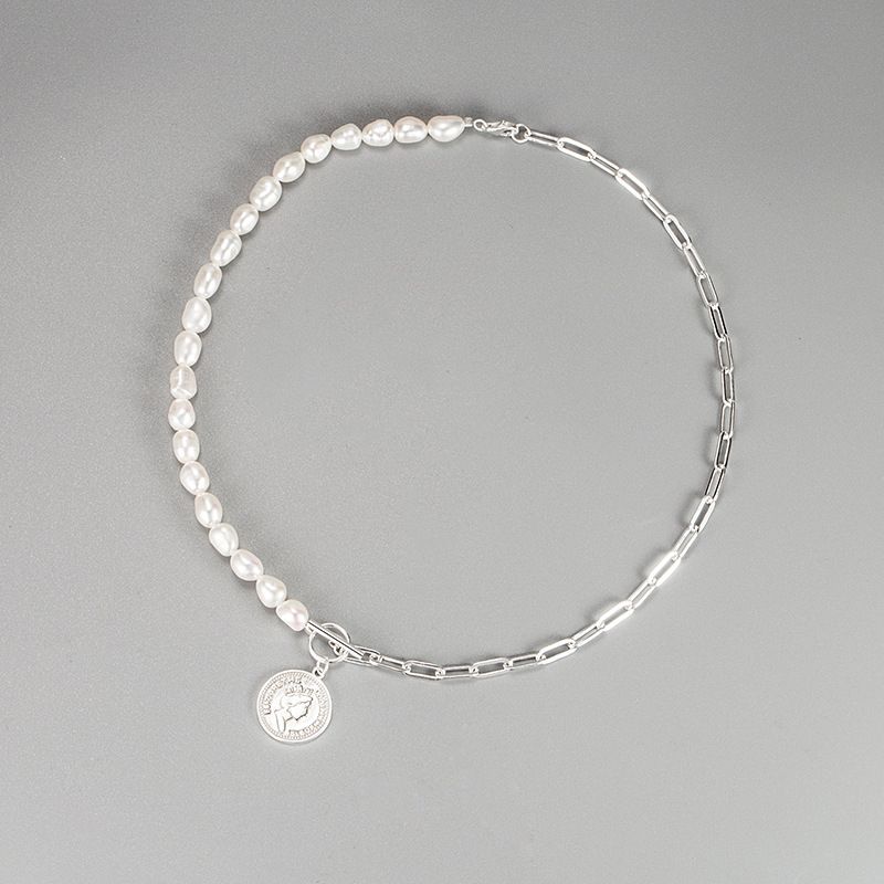 Vòng Cổ Ngọc Trai Mặt Đồng Xu Nữ Hoàng Phối Dây Chuyền Bạc Thời Trang Nam Tính MADAME HIEN PEARLS CB019