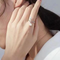 Nhẫn Ngọc Trai Tự Nhiên 2 Hạt Đối Xứng MADAME HIEN PEARLS Thời Trang Cá Tính NN067