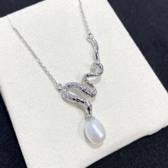 Dây Chuyền Mặt Rắn Đính Ngọc Trai Tự Nhiên Giọt Nước Tinh Xảo Độc Đáo MADAME HIEN PEARLS Cho Nữ MG042