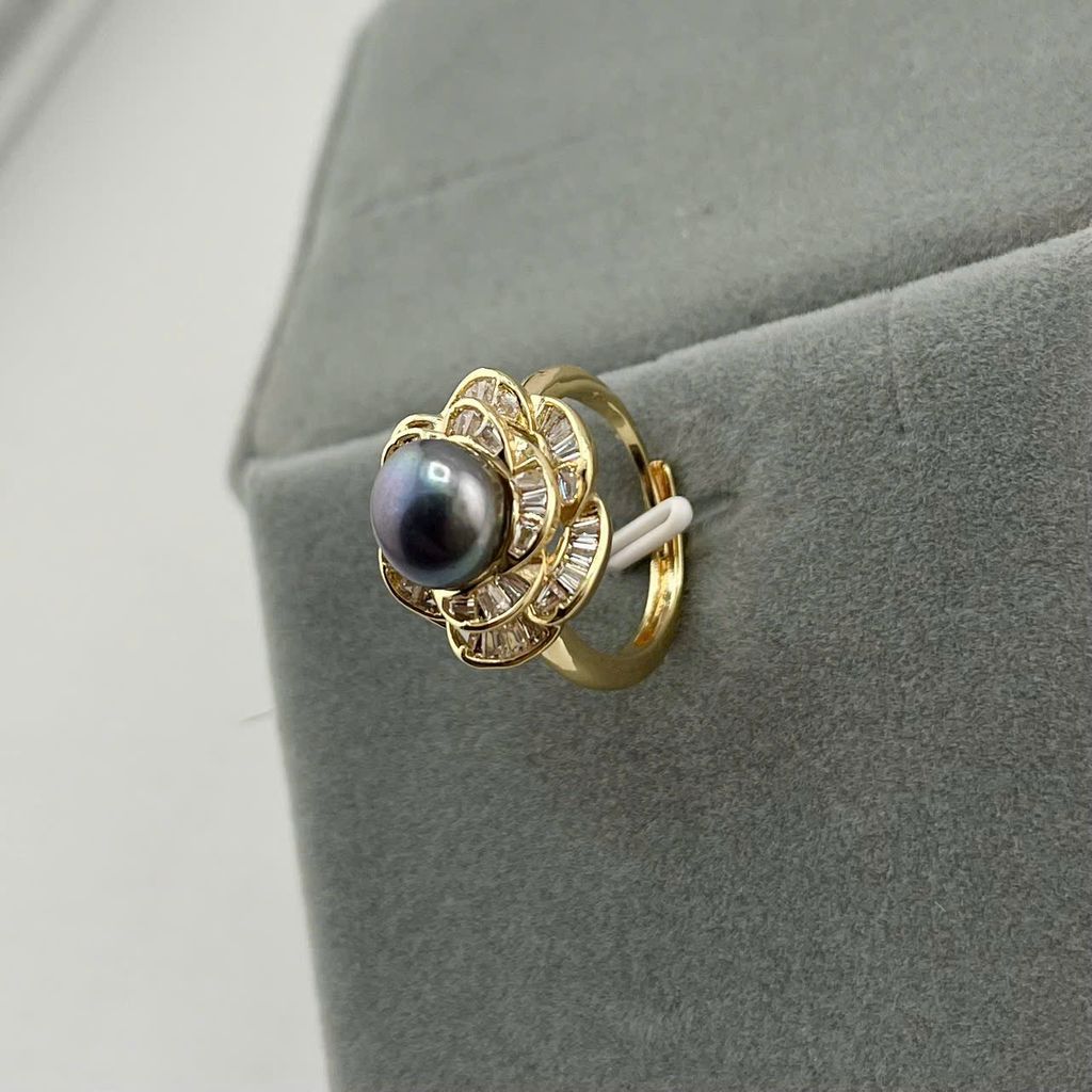 Nhẫn Ngọc Trai Tự Nhiên Hạt Đen Lông Công Mặt Hoa Hồng Nhiều Tầng Sang Trọng MADAME HIEN PEARLS Cho Nữ NN138