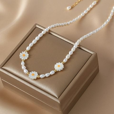 Vòng cổ Ngọc Trai Tự Nhiên Mặt Hoa Cúc Vỏ Sò MADAME HIEN PEARLS Cho Con Gái Yêu