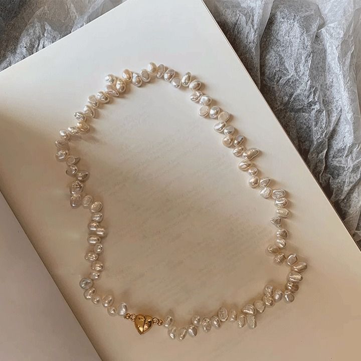 Vòng Cổ Ngọc Trai Baroque Tự Nhiên Mặt Khoá Tim Đáng Yêu MADAME HIEN PEARLS Cho Nữ CB046