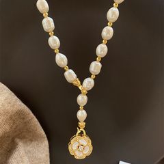 Vòng cổ Ngọc Trai Hạt Gạo Phối Bi Vàng Mặt Hoa Trà Mạ Vàng MADAME HIEN PEARLS Sang Trọng Cho Nữ CG064