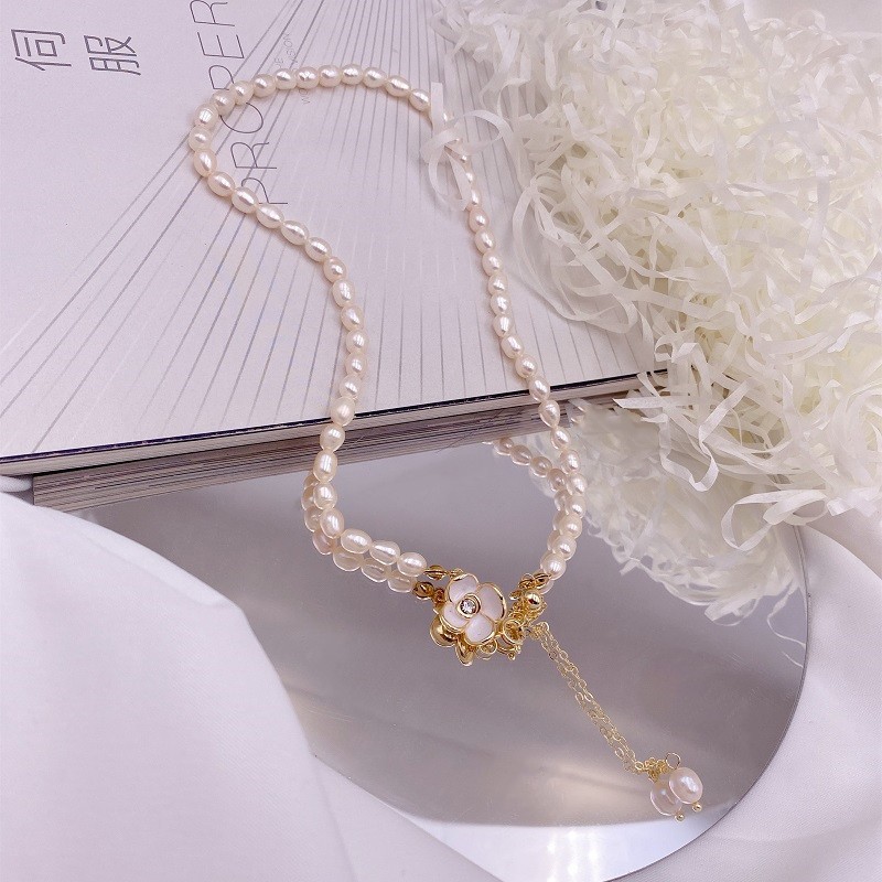 Vòng cổ Choker Ngọc Trai Tự Nhiên Khoá Mặt Hoa Có Thể Điều Chỉnh MADAME HIEN PEARLS CG022