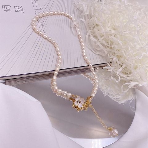 Vòng cổ Choker Ngọc Trai Tự Nhiên Khoá Mặt Hoa Có Thể Điều Chỉnh MADAME HIEN PEARLS