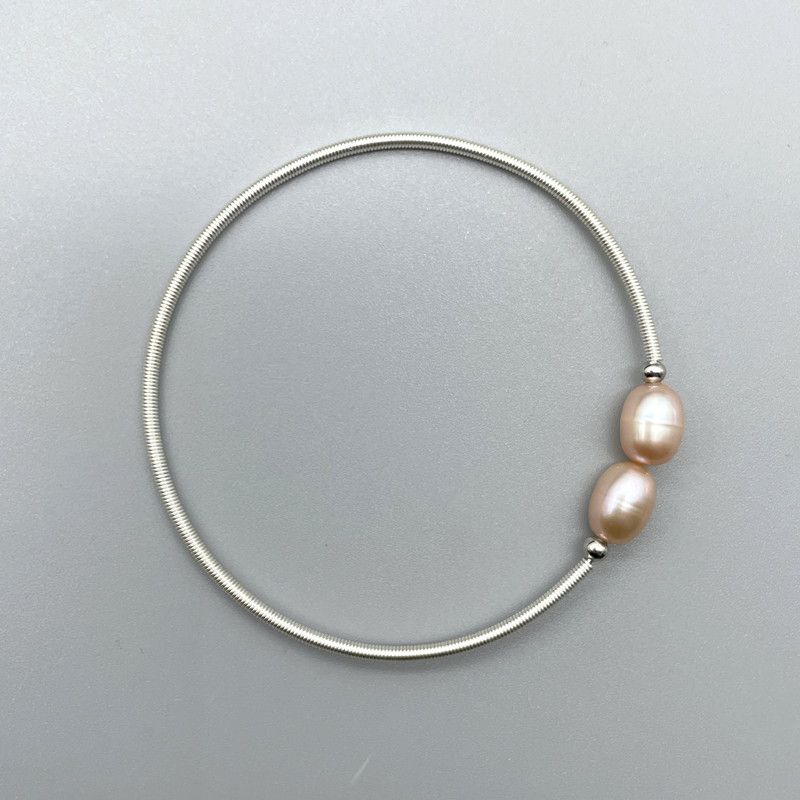 Vòng Tay Ngọc Trai Tối Giản Đính Ngọc Trai Giọt Nước Kiểu Còng Cứng MADAME HIEN PEARL VTG013