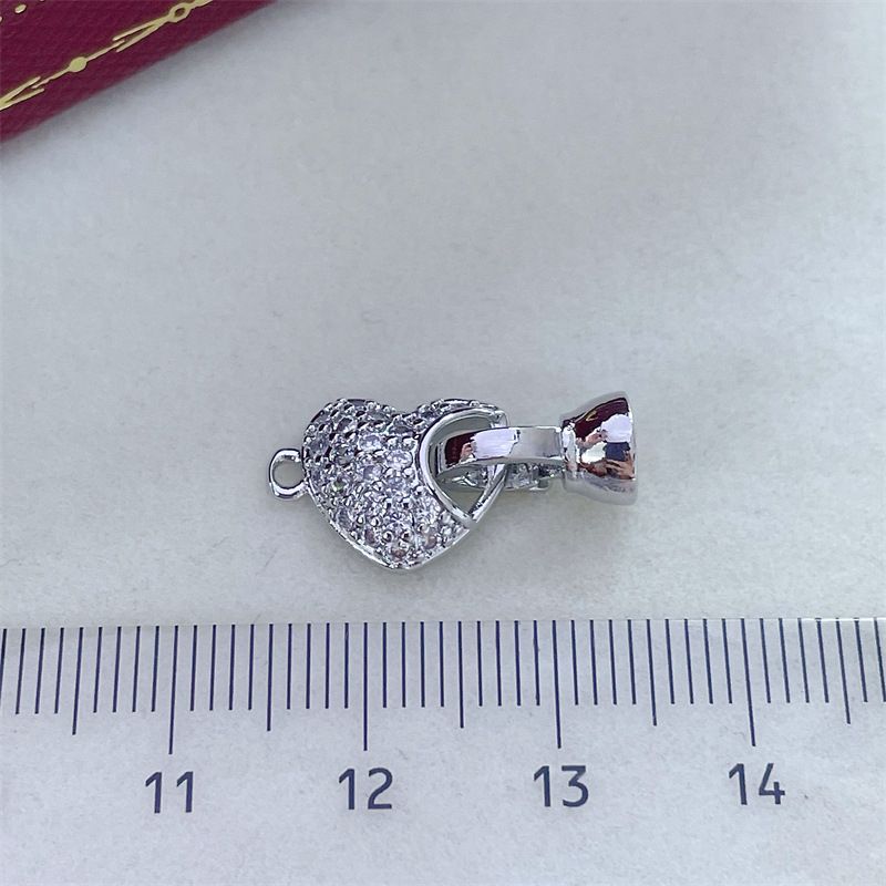 Khoá Cài Mặt Dây Chuyền Hoặc Vòng Tay Kẹp Nối Mặt Trái Tim Bất Đối Xứng Mạ Vàng 14K MADAME HIEN PEARLS PKKC017