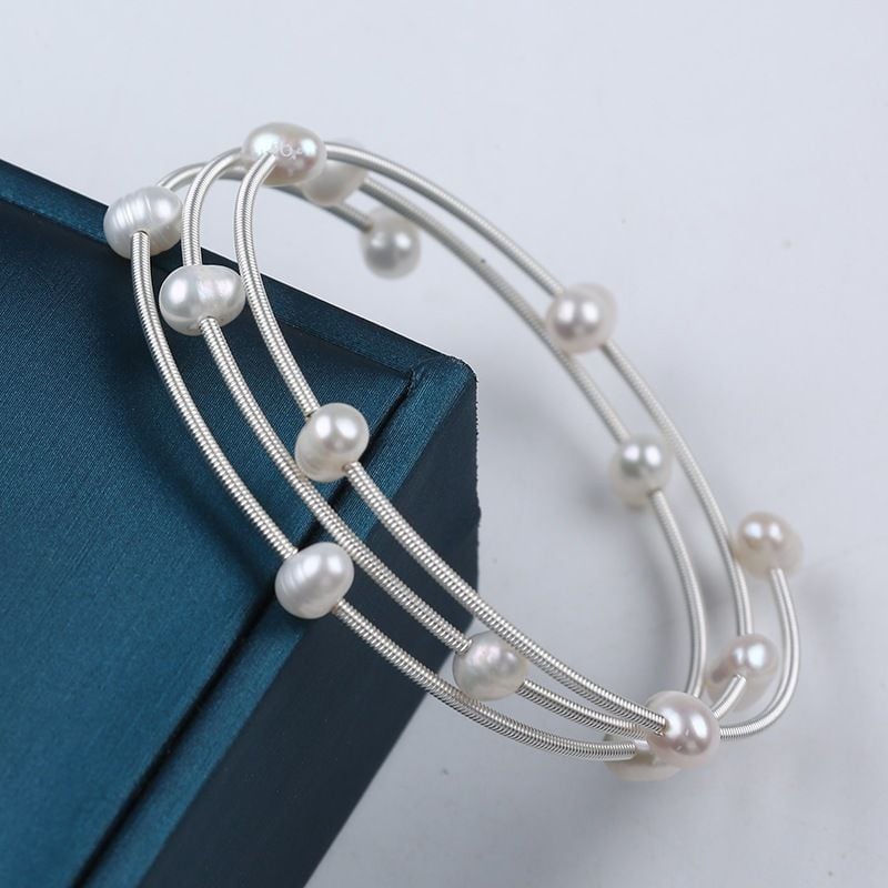 Vòng Tay Ngọc Trai Tự Nhiên Dạng Còng Cứng 3 Vòng Hạt 4mm Freesize MADAME HIEN PEARLS VTT106