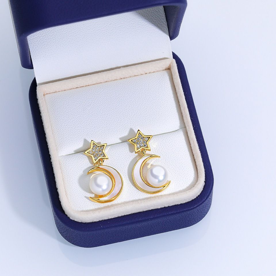 Bông Tai Ngọc Trai Tự Nhiên Kiểu Trăng Khuyết MADAME HIEN PEARLS Cho Nữ BTN029