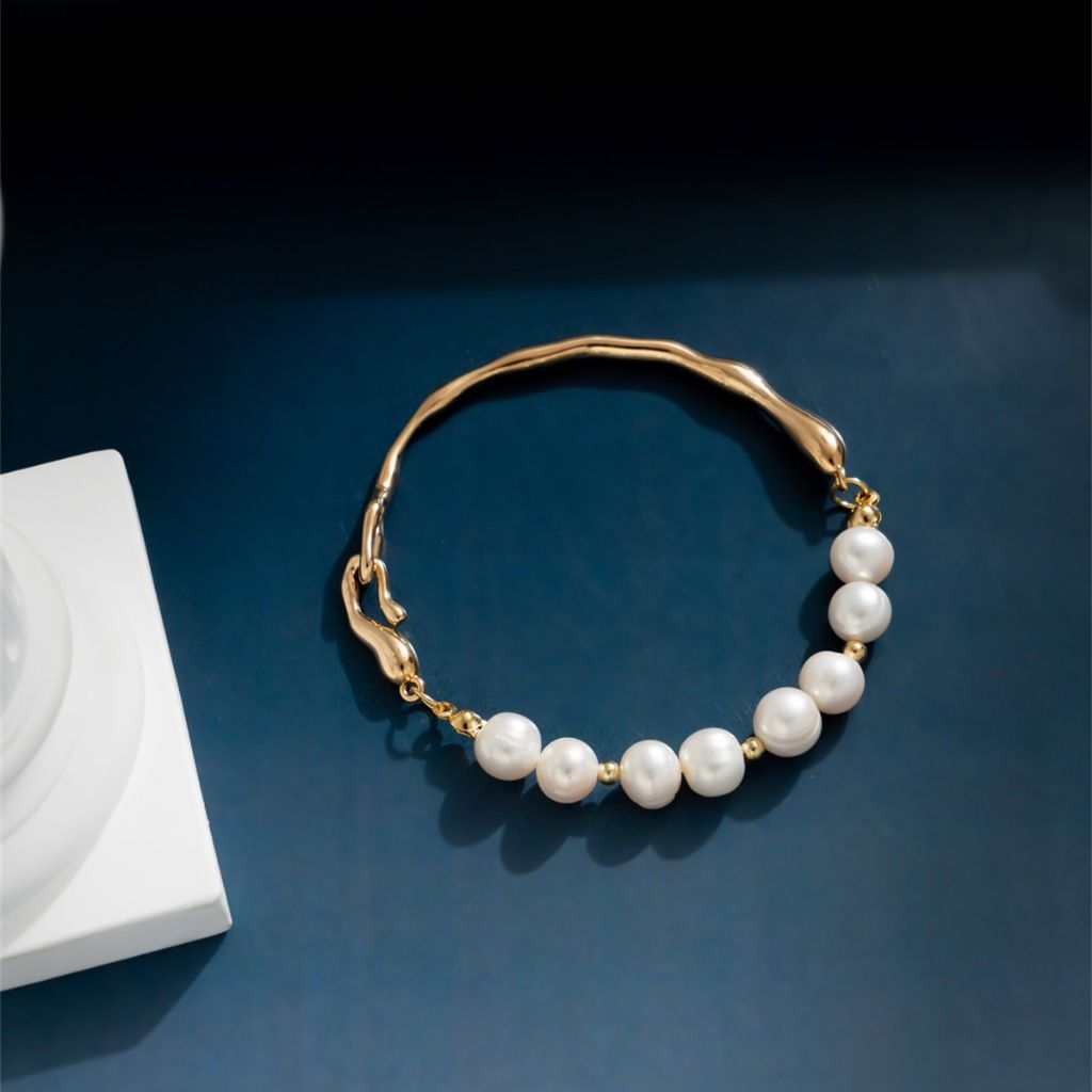 Vòng Tay Hạt Trai Tự Nhiên phong cách Baroque MADAME HIEN PEARLS Cá Tính, Thời thượng VTT014