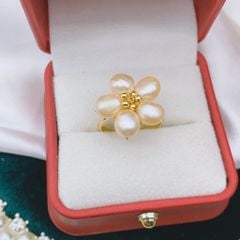 Nhẫn Hoa Mai 5 Cánh Đính Ngọc Trai Tự Nhiên Phong Cách Baroque Madame Hien Pearls NB005
