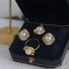 Bộ Set Trang Sức Ngọc Trai Vòng cổ, Nhẫn và Bông Tai Ngọc Trai Tự Nhiên Mặt Kim Vuông Đính Ngọc Trai MADAME HIEN PEARLS Cho Nữ SPS120