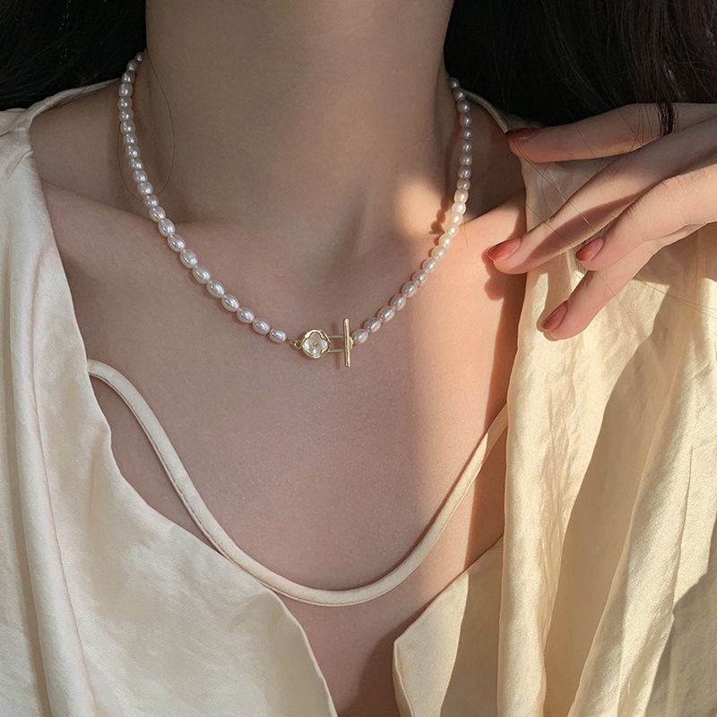 Vòng cổ Ngọc Trai Hạt Gạo Khoá OT Cỏ 4 Lá May Mắn Vỏ Sò Thời Trang Cho Nữ CG013