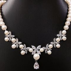 Vòng cổ Ngọc Trai Tự Nhiên Mặt Hoạ Tiết Pha Lê Phối Hoa Sang Trọng Cho Nữ MADAME HIEN PEARLS CT015