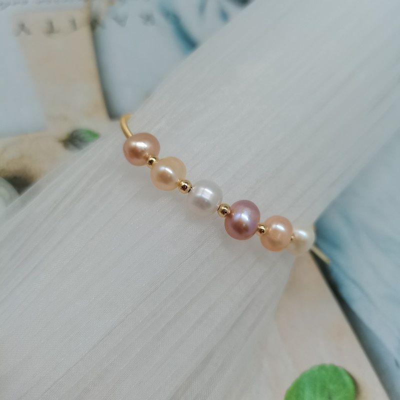 Vòng Tay Dạng Còng Cứng Mặt Đính 6 Hạt Ngọc Trai Nước Ngọt Tự Nhiên Dây Xoắn Freesize VTT012