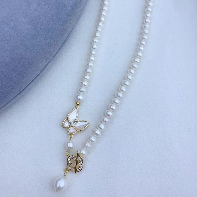 Vòng Cổ Choker Ngọc Trai Nước Ngọt Tự Nhiên Khoá Mặt Bướm Đáng Yêu MADAME HIEN PEARLS Cho Nữ CT013B