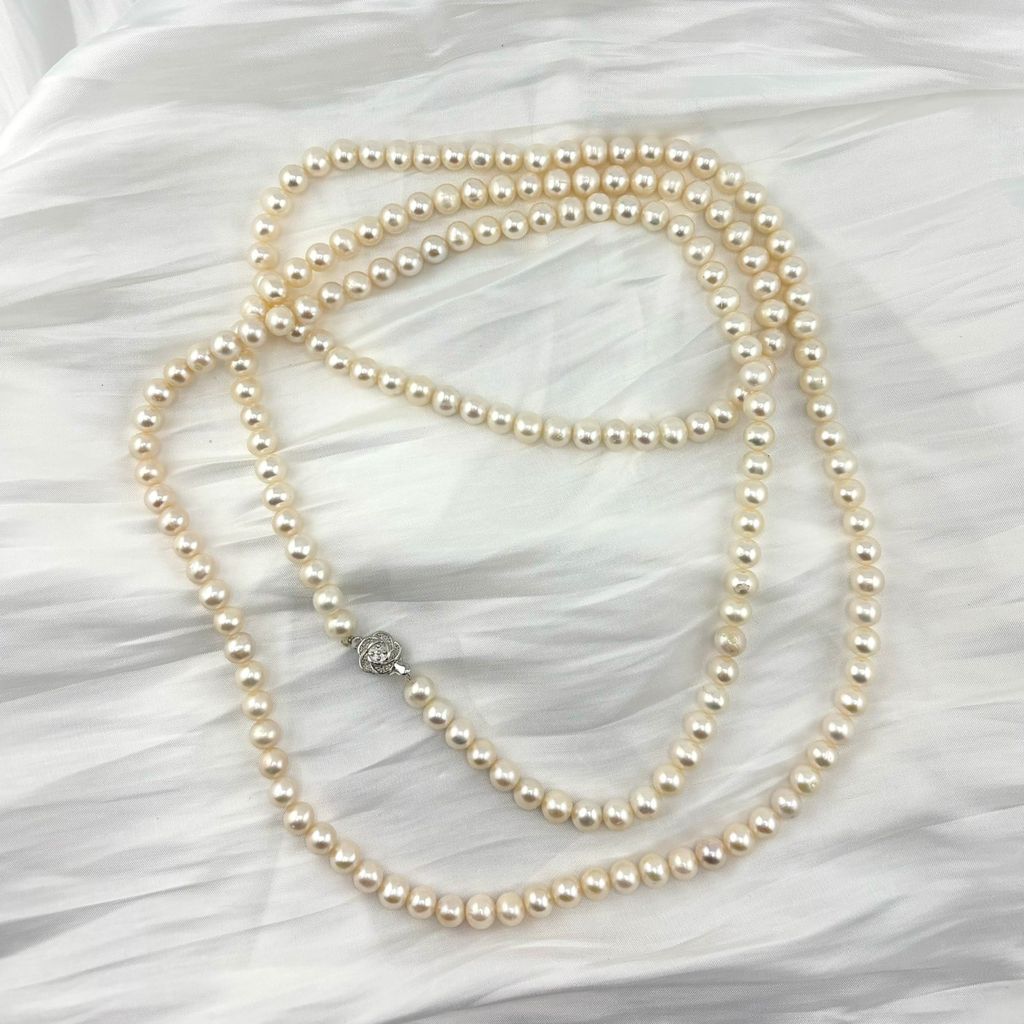 Vòng Cổ Ngọc Trai Gần Tròn Tự Nhiên Dài 130cm Khoá Hoa Hồng MADAME HIEN PEARLS CT039