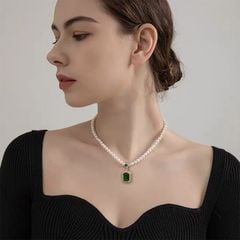 Vòng Cổ Ngọc Trai Tự Nhiên Mặt Ngọc Lục Bảo Hoàng Gia MADAME HIEN PEARLS Quyền Quý Sang Trọng CT054