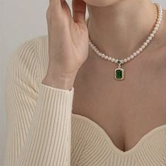 Vòng Cổ Ngọc Trai Tự Nhiên Mặt Ngọc Lục Bảo Hoàng Gia MADAME HIEN PEARLS Quyền Quý Sang Trọng CT054
