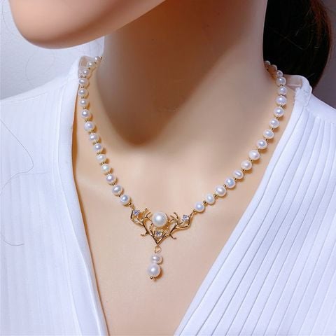 Vòng Cổ Ngọc Trai Tự Nhiên Mặt V Dáng Hưu Sang Trọng MADAME HIEN PEARLS Cho Nữ CT057