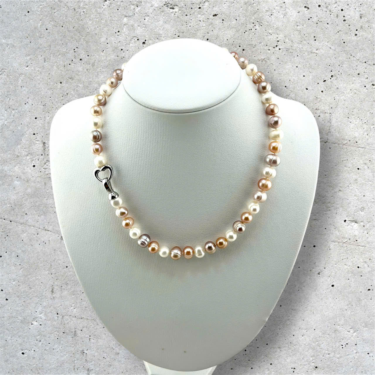 Vòng Cổ Ngọc Trai Tự Nhiên 8-9mm Khoá Trái Tim Đáng Yêu MADAME HIEN PEARLS Cho Nữ CT060