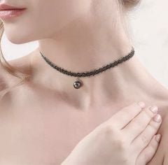 Vòng Cổ Ren Choker Đính Mặt Dây Chuyền Hạt Ngọc Trai Đen Tròn Xoe MADAME HIEN PEARLS MT022