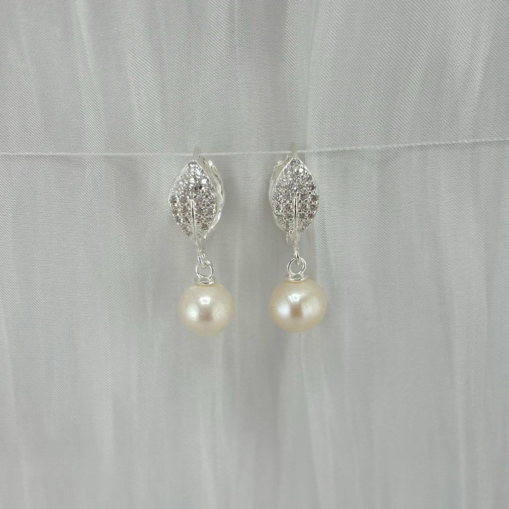 Bông Tai Ngọc Trai Tự Nhiên Khung Bạc Ta Dáng Chiếc Lá Đôi Đính Zircon Tua Rua 1 Viên Ngọc Trai Tròn Tự Nhiên MADAME HIEN PEARLS Cho Nữ BTN220