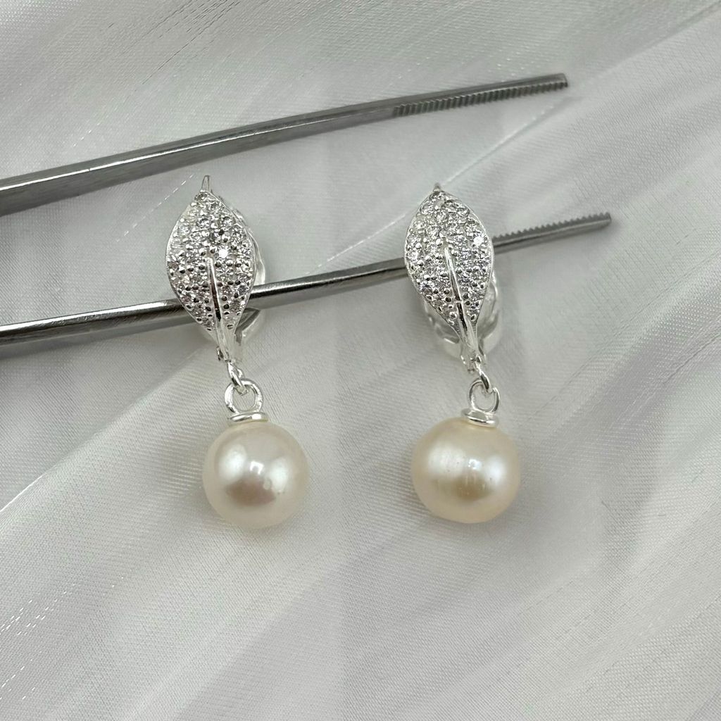 Bông Tai Ngọc Trai Tự Nhiên Khung Bạc Ta Dáng Chiếc Lá Đôi Đính Zircon Tua Rua 1 Viên Ngọc Trai Tròn Tự Nhiên MADAME HIEN PEARLS Cho Nữ BTN220