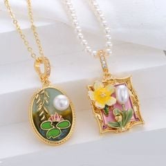 Dây Chuyền Mặt Tranh Sơn Dầu Hoa Sen Khung Oval Đính Ngọc Trai Tự Nhiên Phong Cách Pháp Retro MADAME HIEN PEARLS Cho Nữ MN069