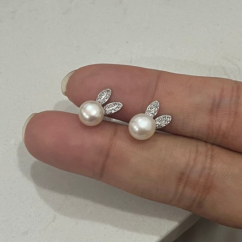 Bông Tai Thỏ Đính Đá & Ngọc Trai MADAME HIEN PEARLS Dễ Thương BTN258
